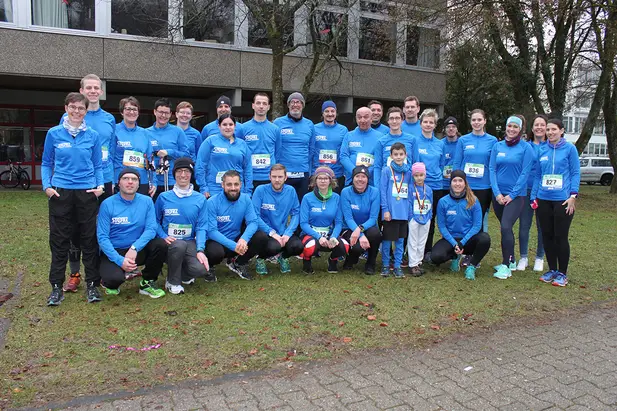 Sportlicher Jahresabschluss: Mit viel Einsatz und Begeisterung beendet das KARL STORZ Läuferteam die Laufsaison 2018 gemeinsam. (© Simon Schneider)